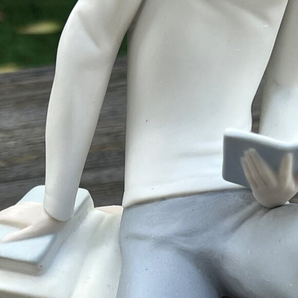 Lladro Matte Hebrew Student Jewish Boy with Book 4684 Bar Mitzvah Siddur Judacia - Picture 4 of 13